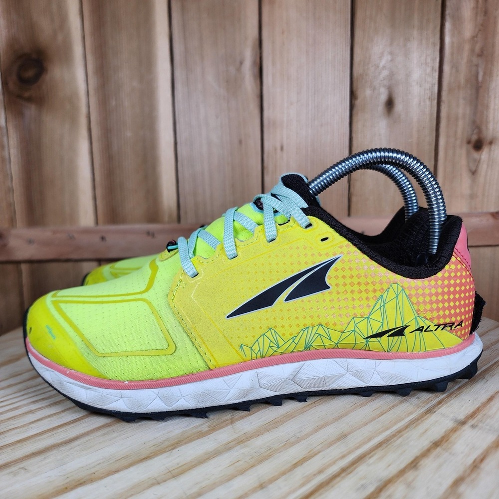 Altra Superior 4 Shoes Womens 6.5 Yellow Mesh Trail Running Sneakers ALW1953G760